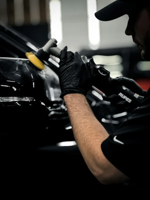 Vernis et finition — atelier Carrosserie Alp'Yvan à La Mure