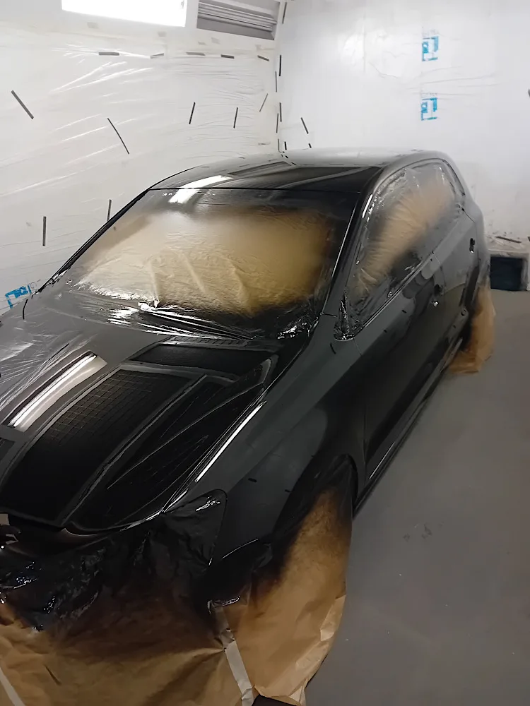 Citadine 3 portes — carrosserie et peinture en cabine — Carrosserie Alp'Yvan, photo 2