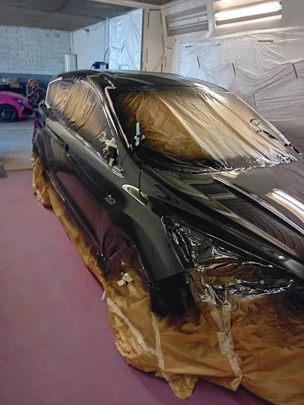 Citadine noire — mise en peinture complète — photo 1