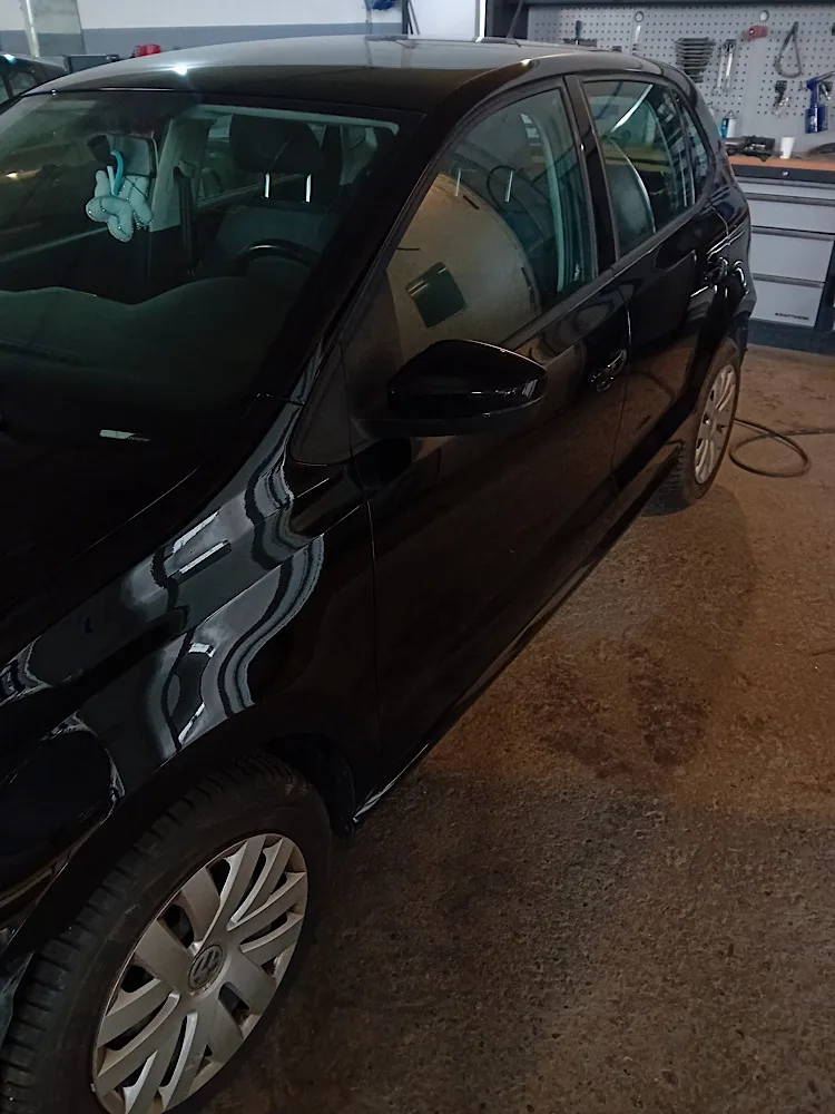 Volkswagen Polo — préparation et remise en peinture — Carrosserie Alp'Yvan, photo 2